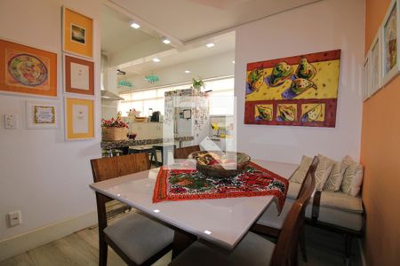 Apartamento à venda com 190m², 4 quartos e 1 vagaSala de Jantar