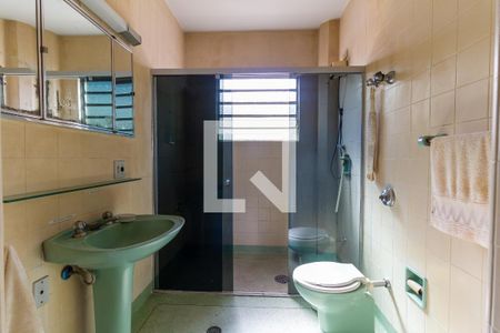 Casa à venda com 401m², 5 quartos e 8 vagasBanheiro Social 1