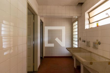 Casa à venda com 401m², 5 quartos e 8 vagasLavanderia