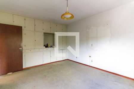 Casa à venda com 401m², 5 quartos e 8 vagasQuarto 2