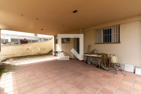 Casa à venda com 401m², 5 quartos e 8 vagasQuintal