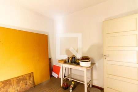 Casa à venda com 401m², 5 quartos e 8 vagasQuarto de serviço 