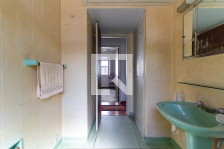 Casa à venda com 401m², 5 quartos e 8 vagasBanheiro Social 1