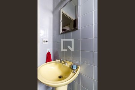 Casa à venda com 401m², 5 quartos e 8 vagasBanheiro Social 2