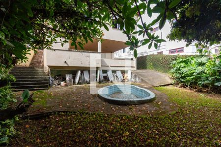 Casa à venda com 401m², 5 quartos e 8 vagasPiscina
