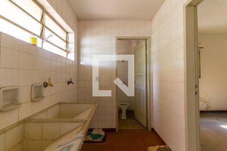 Casa à venda com 401m², 5 quartos e 8 vagasLavanderia