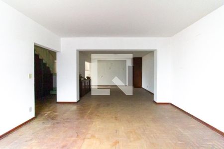 Casa à venda com 401m², 5 quartos e 8 vagasSalão de Festas