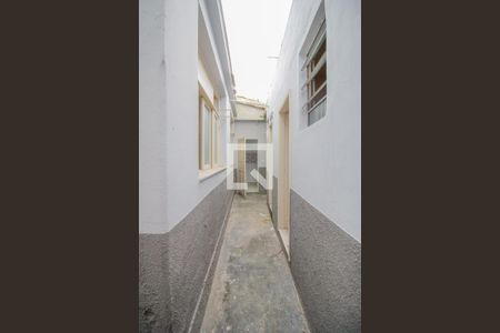 Casa à venda com 300m², 5 quartos e 2 vagasCorredor dos fundos