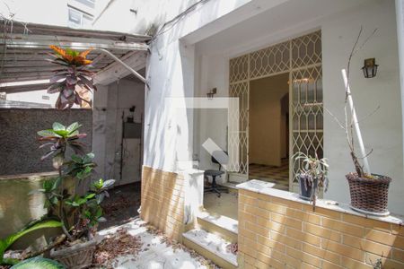 Casa à venda com 300m², 5 quartos e 2 vagasEntrada