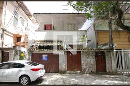 Casa à venda com 300m², 5 quartos e 2 vagasFachada