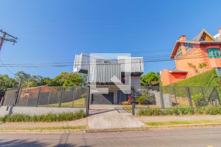 Casa à venda com 340m², 3 quartos e 3 vagasFachada
