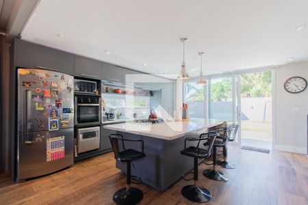 Casa à venda com 340m², 3 quartos e 3 vagasCozinha e Área de Serviço