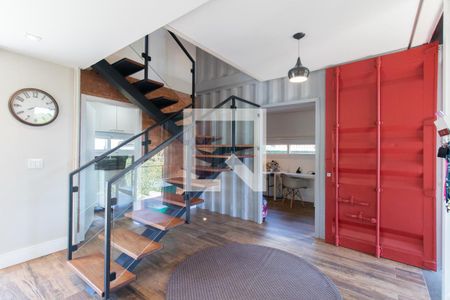 Casa à venda com 340m², 3 quartos e 3 vagasEscada