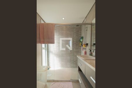 Casa à venda com 340m², 3 quartos e 3 vagasBanheiro da Suíte