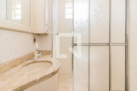 Banheiro de apartamento para alugar com 1 quarto, 43m² em Glória, Porto Alegre