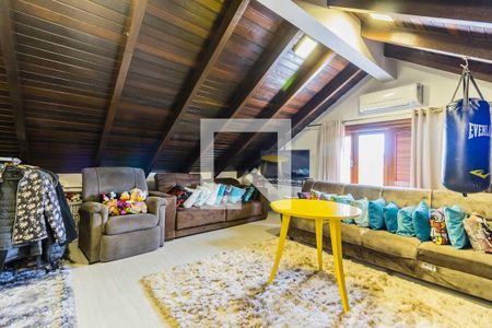 Casa à venda com 296m², 4 quartos e 2 vagasSotão