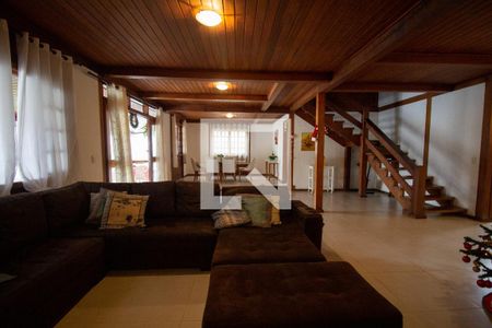 Casa de condomínio à venda com 460m², 4 quartos e 2 vagas Casa de condomínio à venda com 460m², 4 quartos e 2 vagasSala