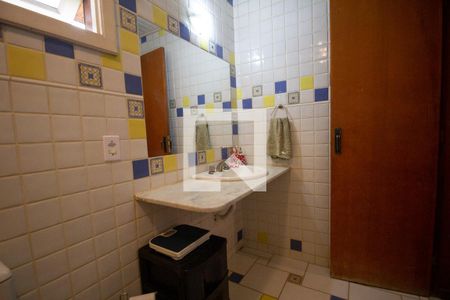 Casa de condomínio à venda com 460m², 4 quartos e 2 vagas Casa de condomínio à venda com 460m², 4 quartos e 2 vagasBanheiro dos Quartos