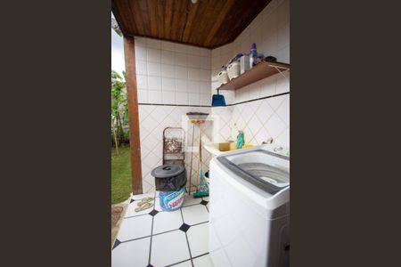 Casa de condomínio à venda com 460m², 4 quartos e 2 vagas Casa de condomínio à venda com 460m², 4 quartos e 2 vagasCozinha e Área de Serviço