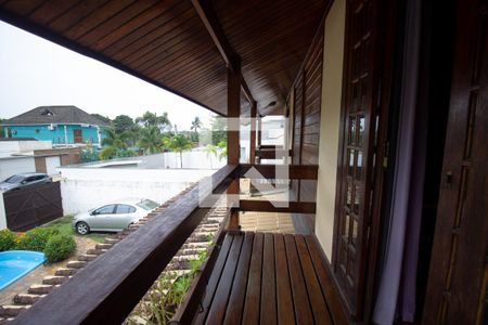 Casa de condomínio à venda com 460m², 4 quartos e 2 vagas Casa de condomínio à venda com 460m², 4 quartos e 2 vagasSacada do Quarto 2