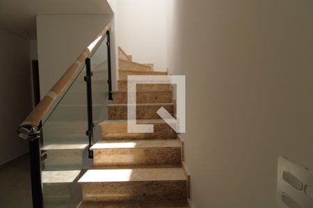 Escada de casa à venda com 3 quartos, 100m² em Vila Santana, São Paulo