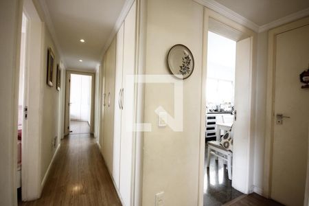Apartamento à venda com 156m², 3 quartos e 3 vagasCorredor