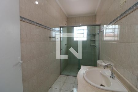 Casa à venda com 125m², 4 quartos e 2 vagasBanheiro