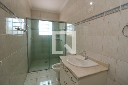 Casa à venda com 125m², 4 quartos e 2 vagasBanheiro