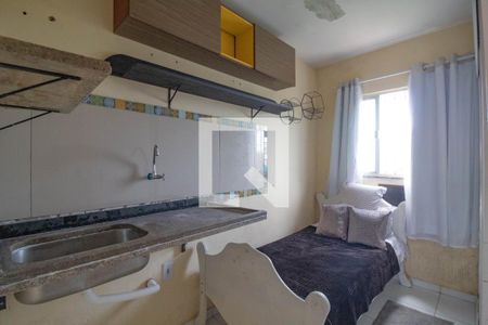 Cozinha e Quarto de casa para alugar com 1 quarto, 45m² em Curicica, Rio de Janeiro