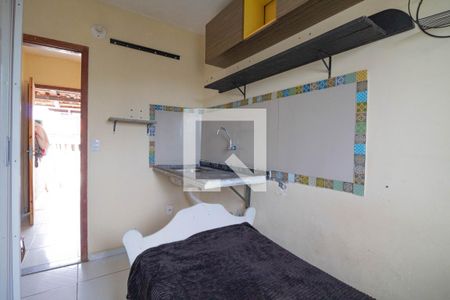 Cozinha e Quarto de casa para alugar com 1 quarto, 45m² em Curicica, Rio de Janeiro
