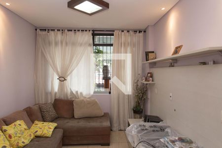 Sala de casa para alugar com 4 quartos, 250m² em Canhema, Diadema