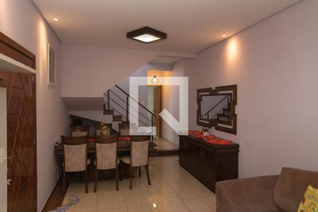 Sala de casa para alugar com 4 quartos, 250m² em Canhema, Diadema