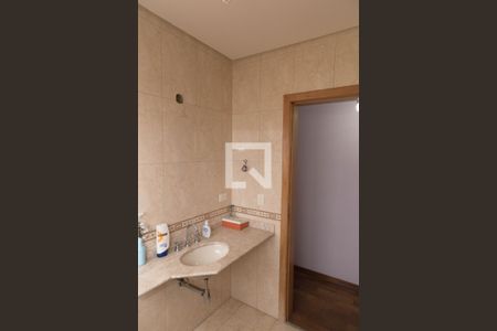 Banheiro Social de casa para alugar com 4 quartos, 250m² em Canhema, Diadema