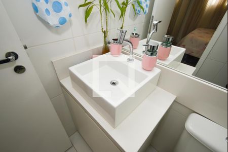 Apartamento à venda com 61m², 2 quartos e 1 vaga Apartamento à venda com 61m², 2 quartos e 1 vagaBanheiro da Suíte 1