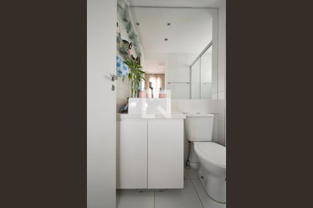 Apartamento à venda com 61m², 2 quartos e 1 vaga Apartamento à venda com 61m², 2 quartos e 1 vagaBanheiro da Suíte 1