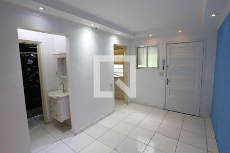 Sala de apartamento para alugar com 2 quartos, 42m² em Conjunto Habitacional Padre José de Anchieta, São Paulo