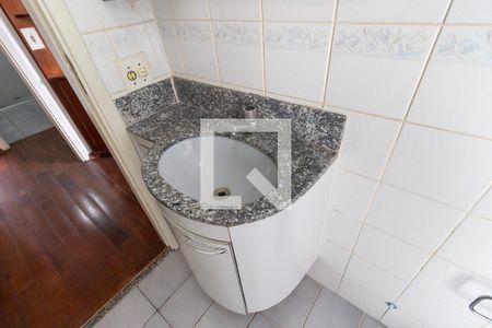 Banheiro da suíte de apartamento para alugar com 2 quartos, 100m² em Vila Industrial, Campinas