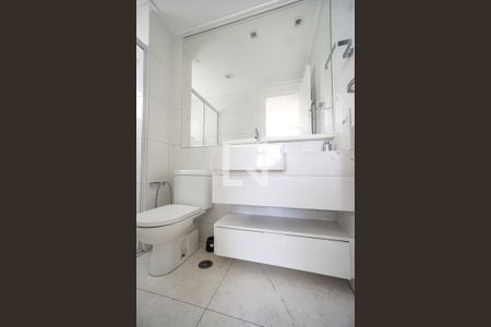 Apartamento à venda com 96m², 2 quartos e 2 vagas Apartamento à venda com 96m², 2 quartos e 2 vagasBanheiro da suíte 02