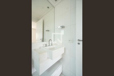 Apartamento à venda com 96m², 2 quartos e 2 vagas Apartamento à venda com 96m², 2 quartos e 2 vagasBanheiro da suíte 01