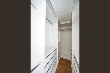 Apartamento à venda com 96m², 2 quartos e 2 vagas Apartamento à venda com 96m², 2 quartos e 2 vagasCloset da suíte 01