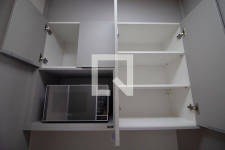 Apartamento para alugar com 27m², 1 quarto e sem vaga Apartamento para alugar com 27m², 1 quarto e sem vagaCozinha - Armários