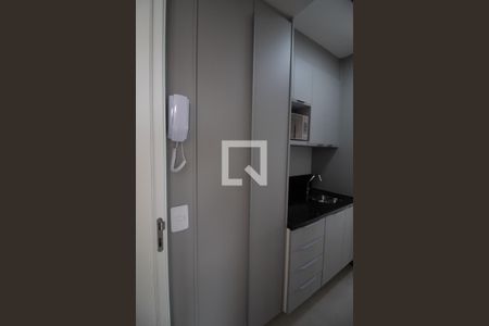 Cozinha - Armários de apartamento para alugar com 1 quarto, 27m² em Pinheiros, São Paulo