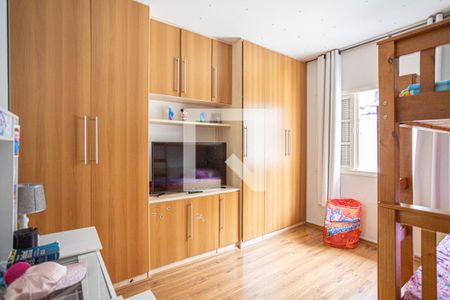 Casa à venda com 200m², 3 quartos e 2 vagasQuarto 2