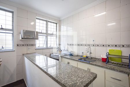 Casa à venda com 200m², 3 quartos e 2 vagasCozinha e Área de Serviço