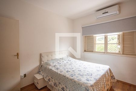 Casa à venda com 200m², 3 quartos e 2 vagasSuíte