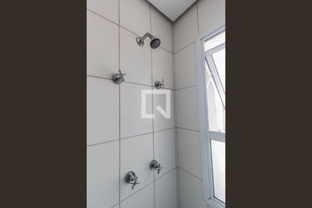 Apartamento para alugar com 57m², 2 quartos e 1 vagaDetalhe do banheiro