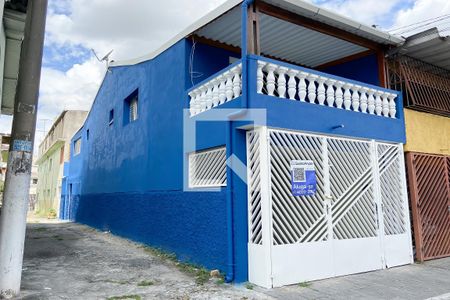 Casa para alugar com 100m², 2 quartos e 1 vaga Casa para alugar com 100m², 2 quartos e 1 vagaFachada