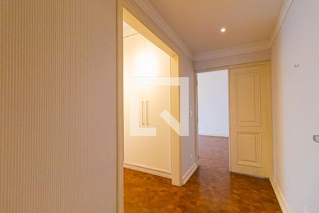 Apartamento à venda com 300m², 3 quartos e 2 vagas Apartamento à venda com 300m², 3 quartos e 2 vagasSuíte Master