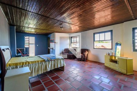 Casa à venda com 320m², 4 quartos e 2 vagas Casa à venda com 320m², 4 quartos e 2 vagasSuíte