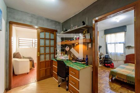 Casa à venda com 320m², 4 quartos e 2 vagas Casa à venda com 320m², 4 quartos e 2 vagasCorredor